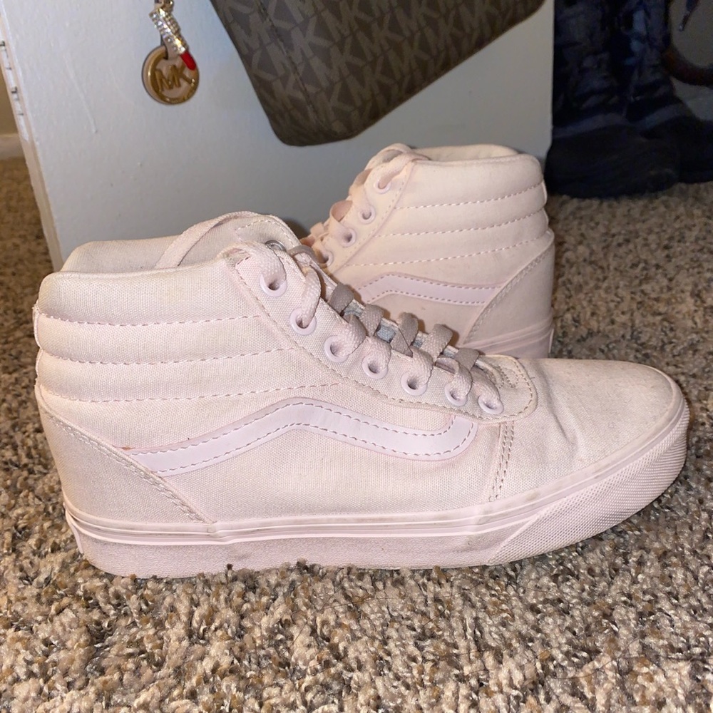 👛 Baby Pink Hightop VANS